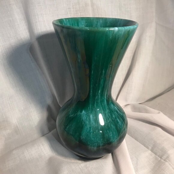 Vintage Blue Mountain Pottery 9” Drip Glaze Green Vase BMP Collingwood Canada - Picture 2 of 7